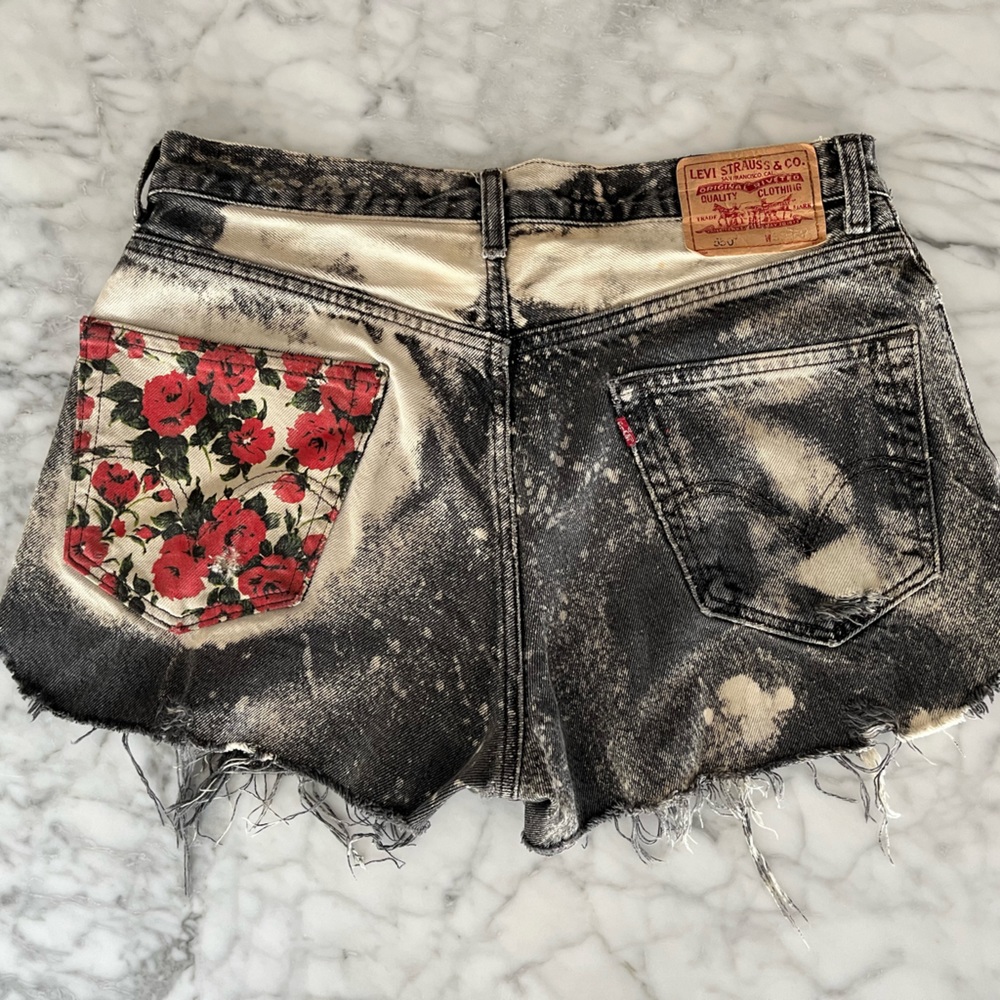 Levi’s 550s Cut Off Shorts